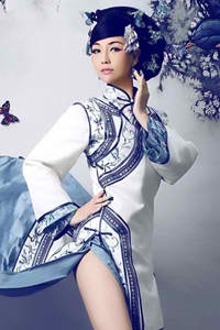美女挠痒痒